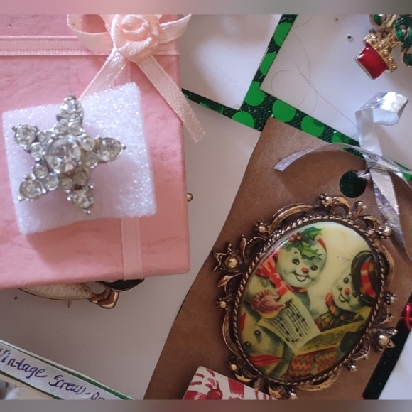 Vintage Rhinestone 5-pt Star Brooch - Picture 9 of 14